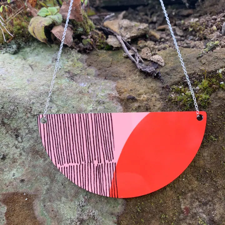 Tulip Arc Necklace (Small)