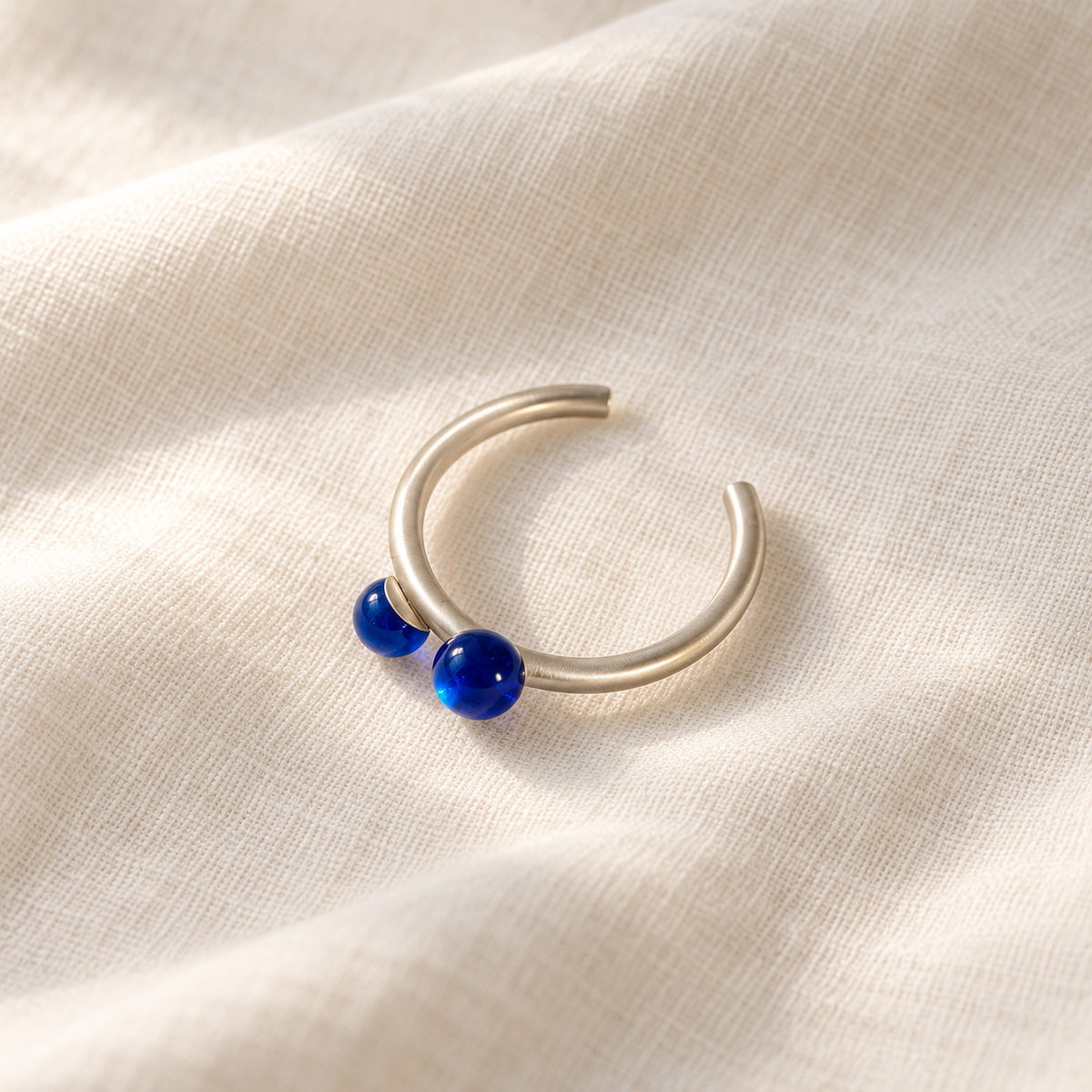 Minimalista Cobalt ORB Ring