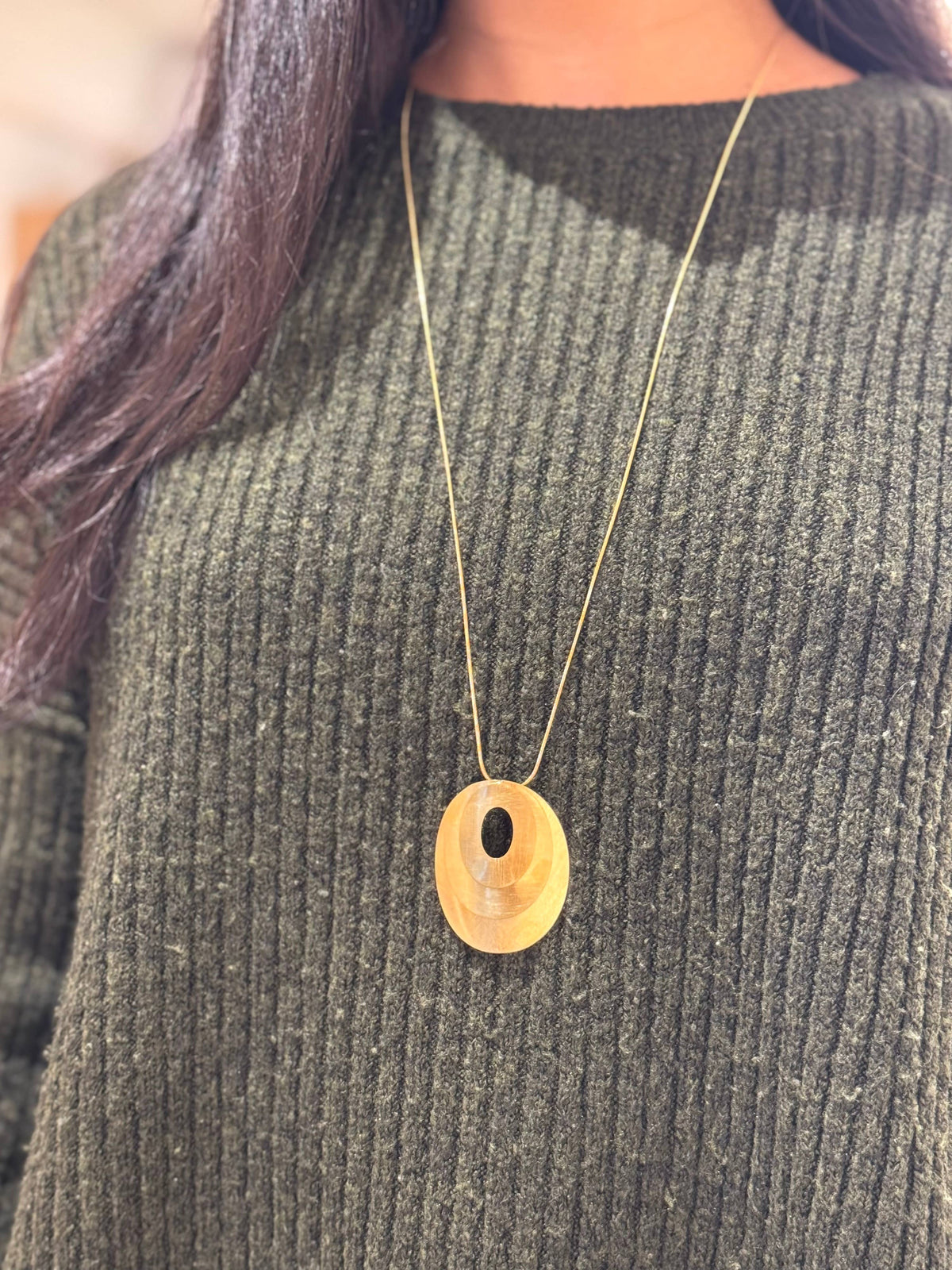 Kinny Matte Gold Long Geometric Necklace – Atelier Modernista