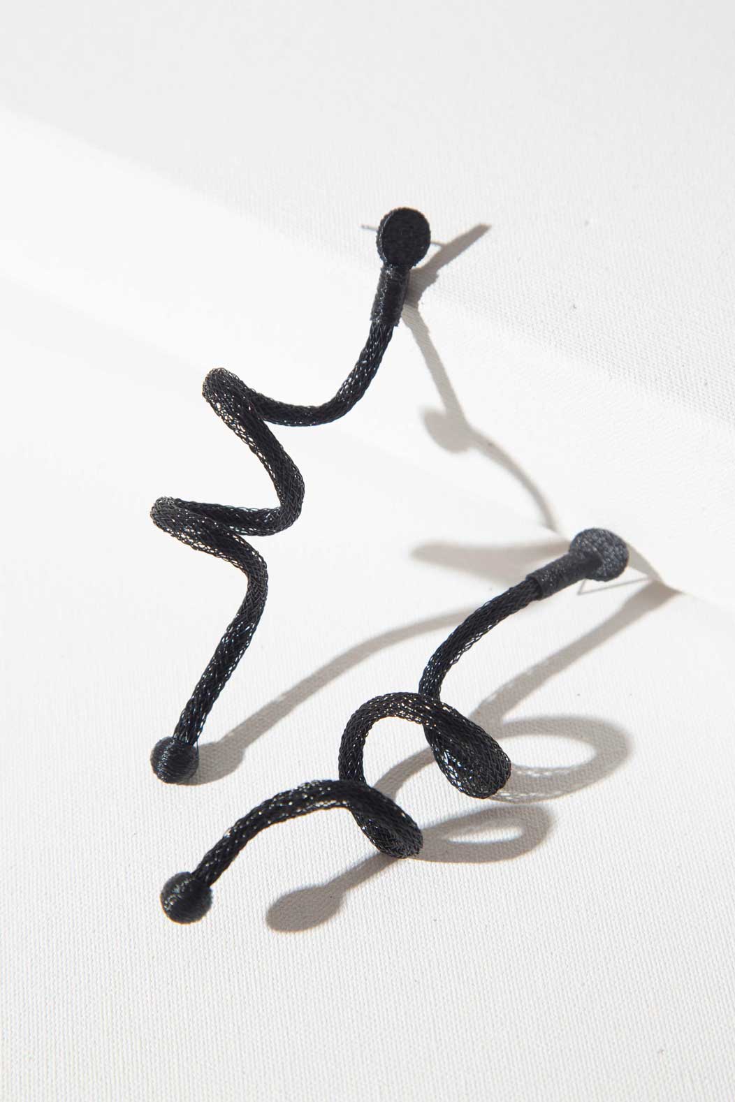 Iskin Life Spiral Earrings - Black – Mesh, Cord – Atelier Modernista