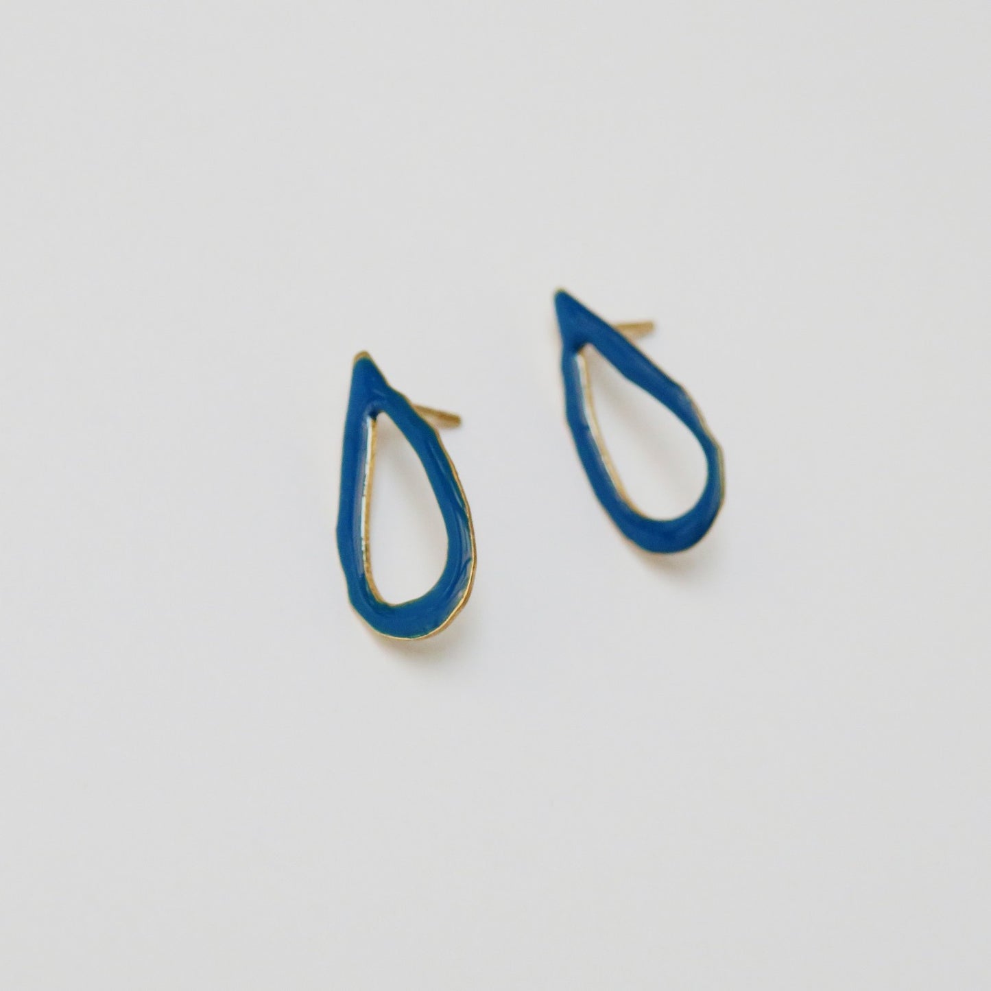 Miró 'Femme devant le soleil',Earrings in Blue, 1972 – Brass, Enamel, Gold Plated – Atelier Modernista